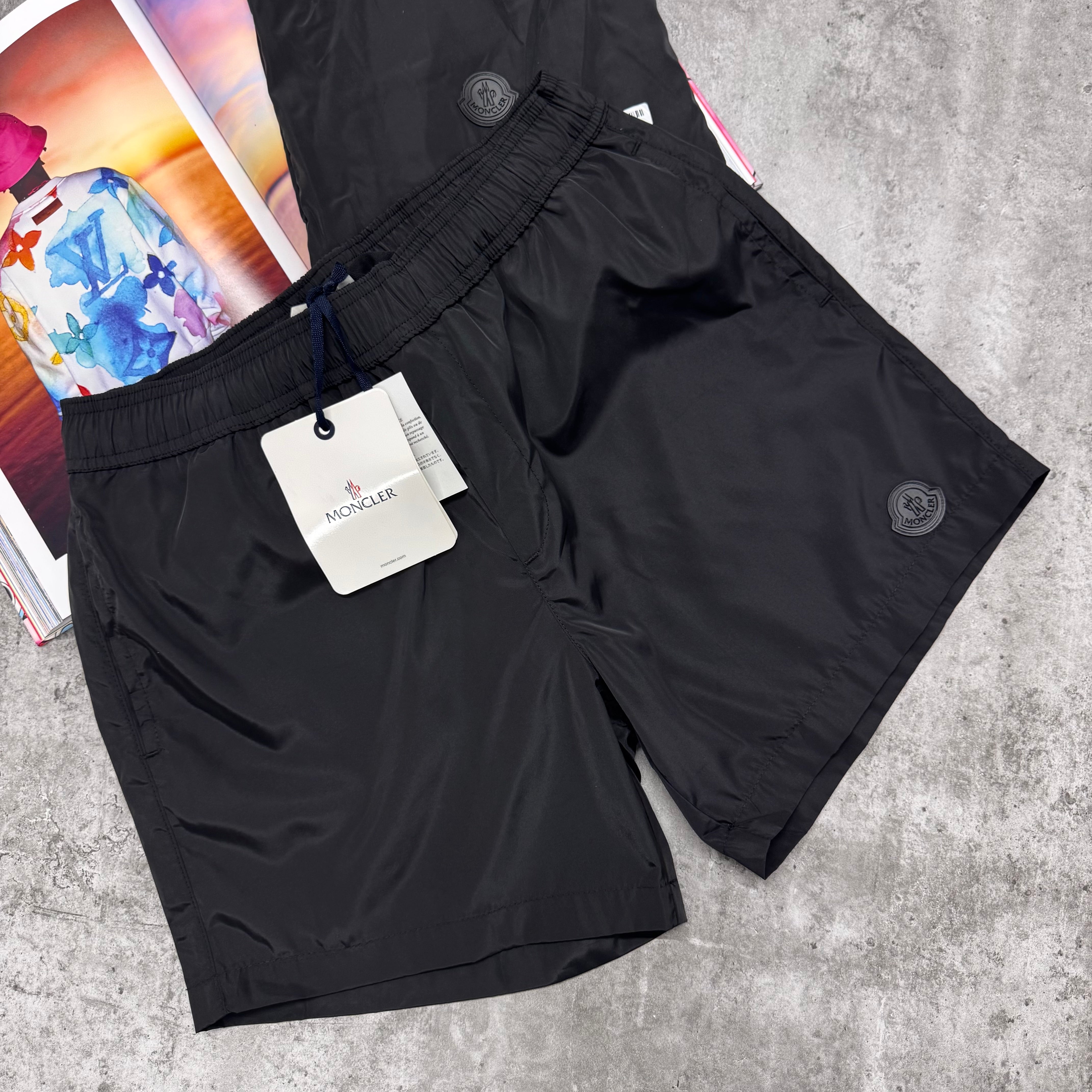 MNCLR BLACK BADGE BAGGED SWIMS - BLACK