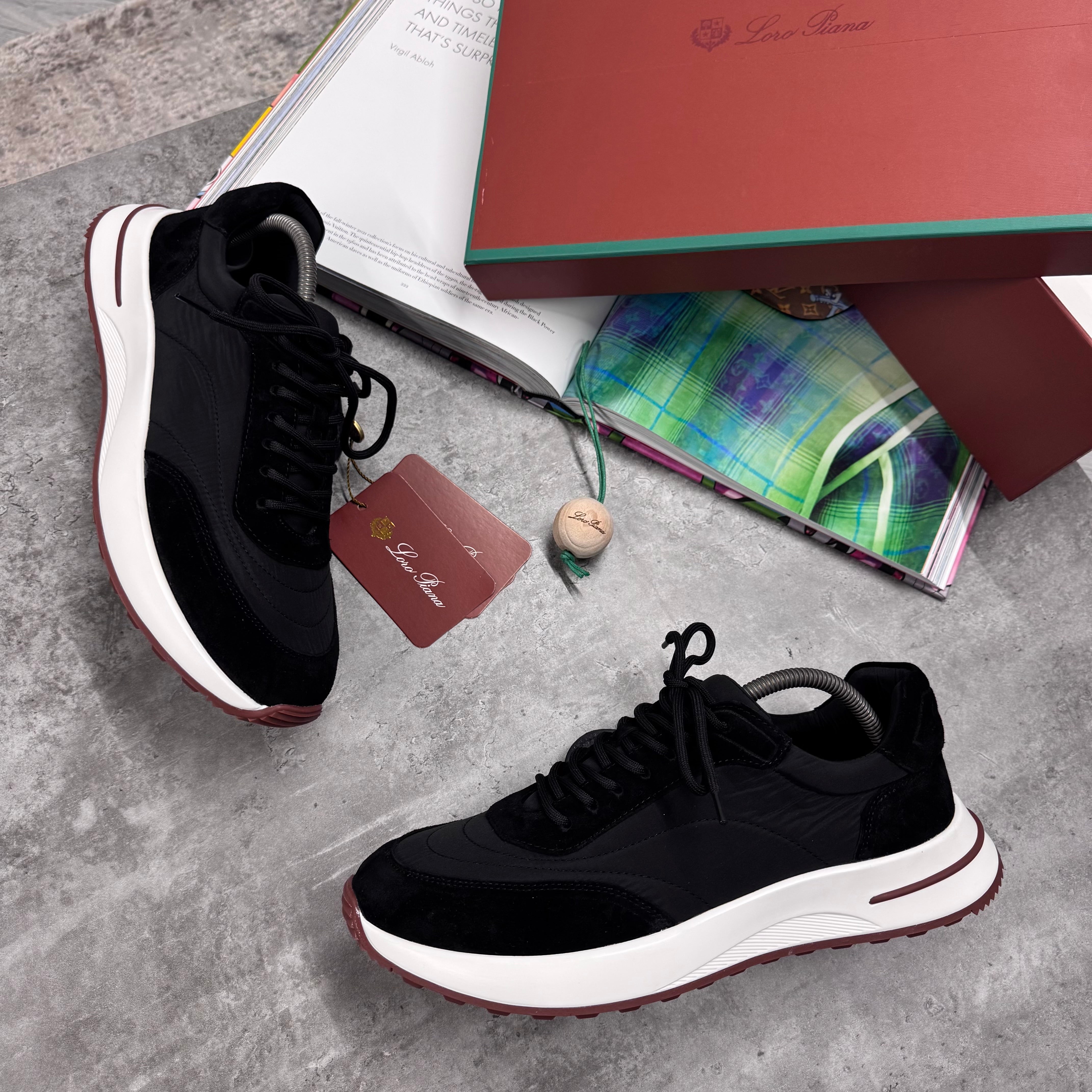 (PRE ORDER) LORO SUEDE RUNNER TRAINER - BLACK
