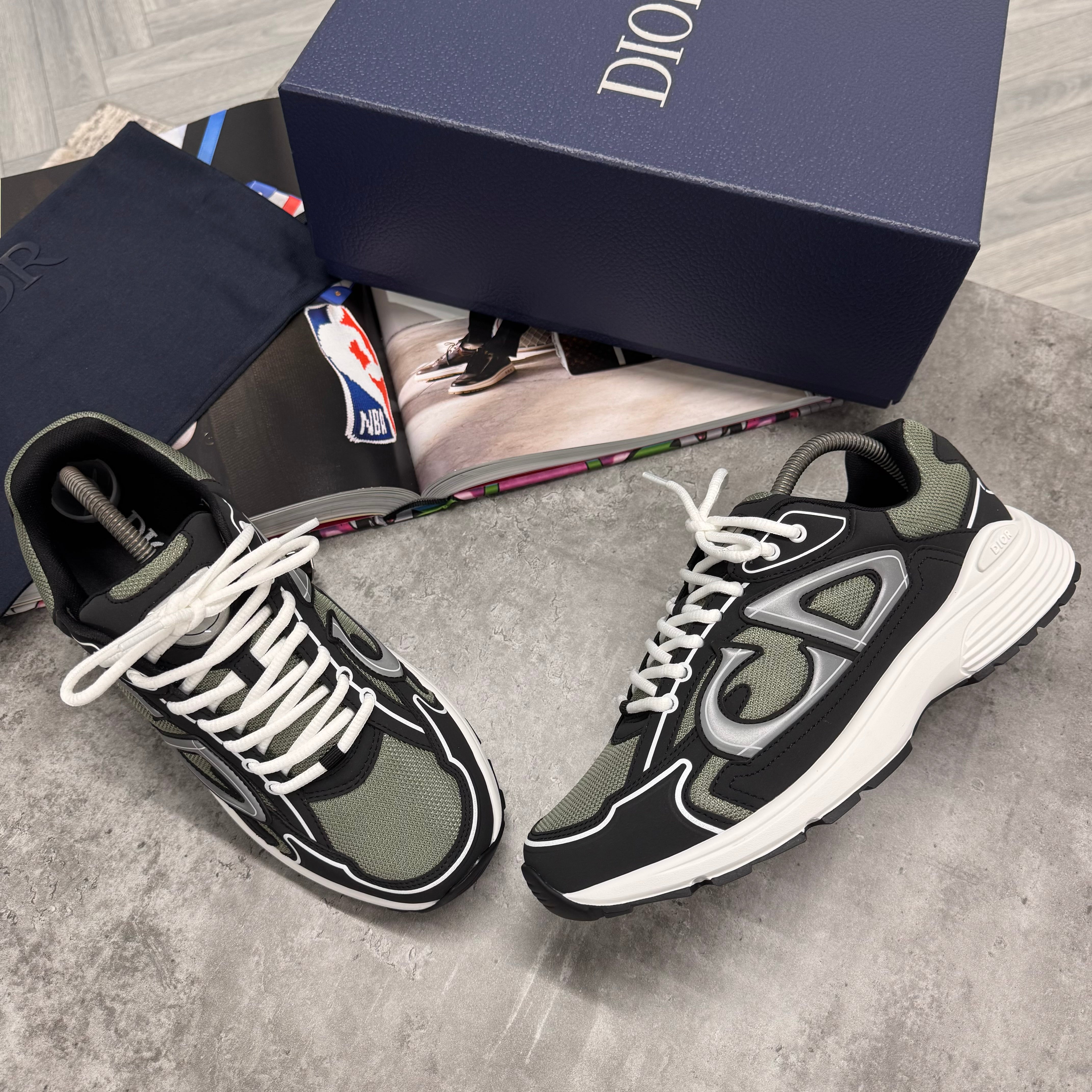 (PRE ORDER) B30 TRAINERS - KHAKI / BLACK
