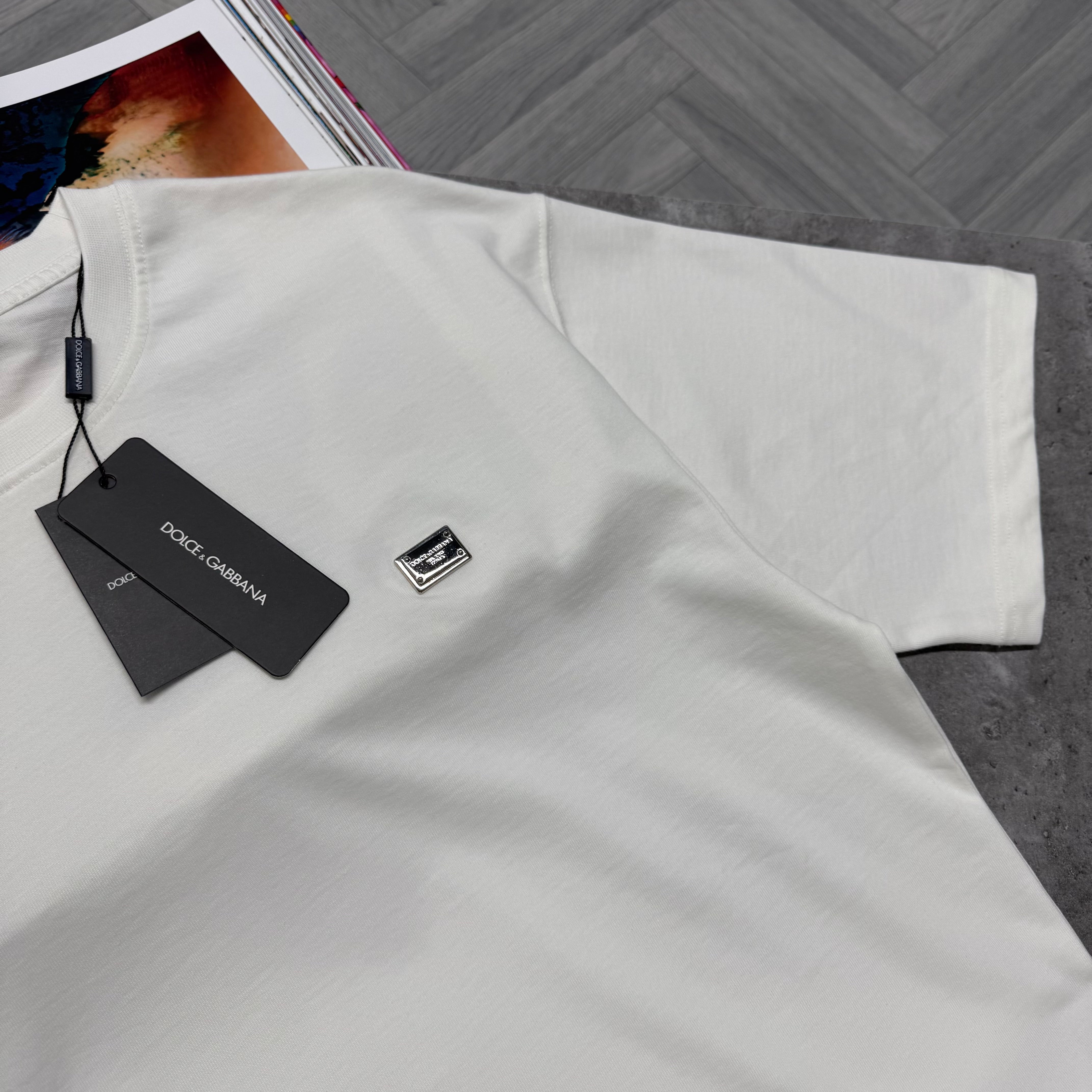 D&G SILVER BADGE T SHIRT - WHITE