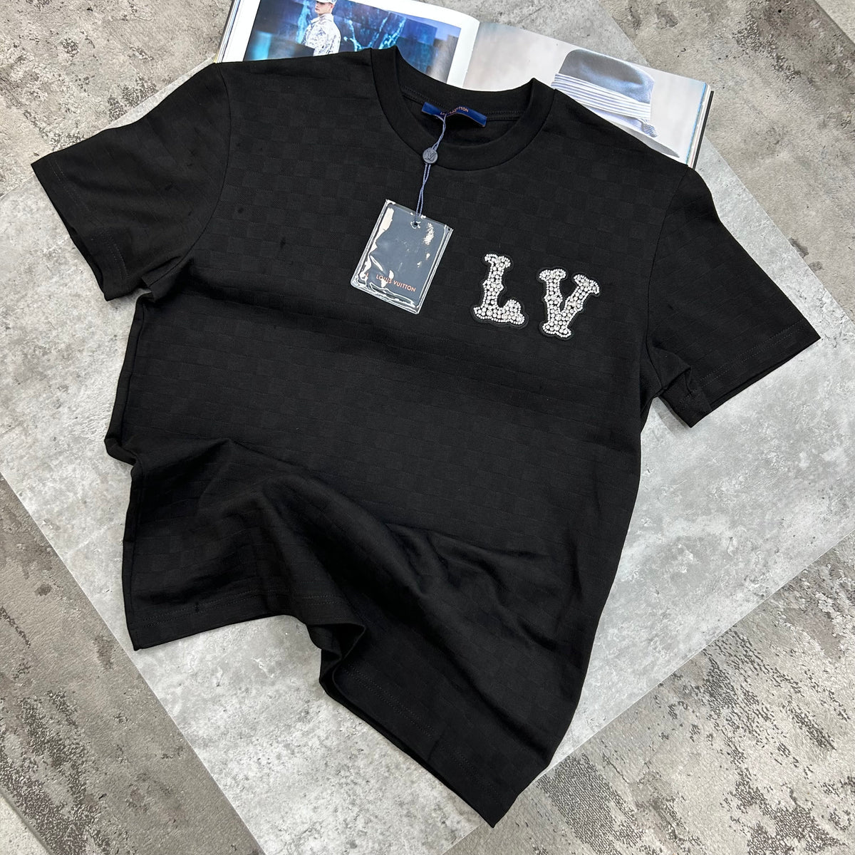 LVE CHEQUERED GEM LOGO T SHIRT - BLACK