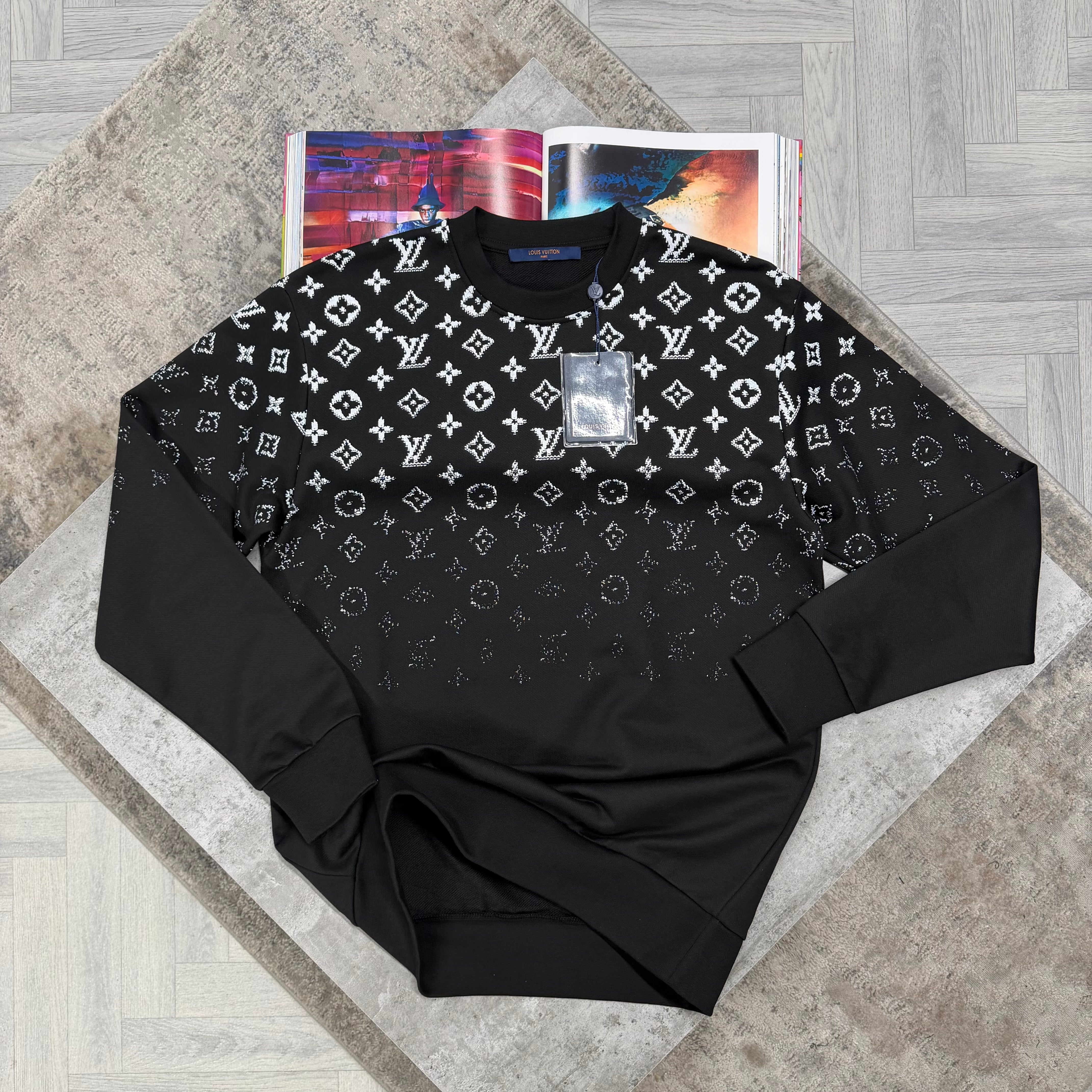 LVE MONOGRAM CREWNECK JUMPER - BLACK