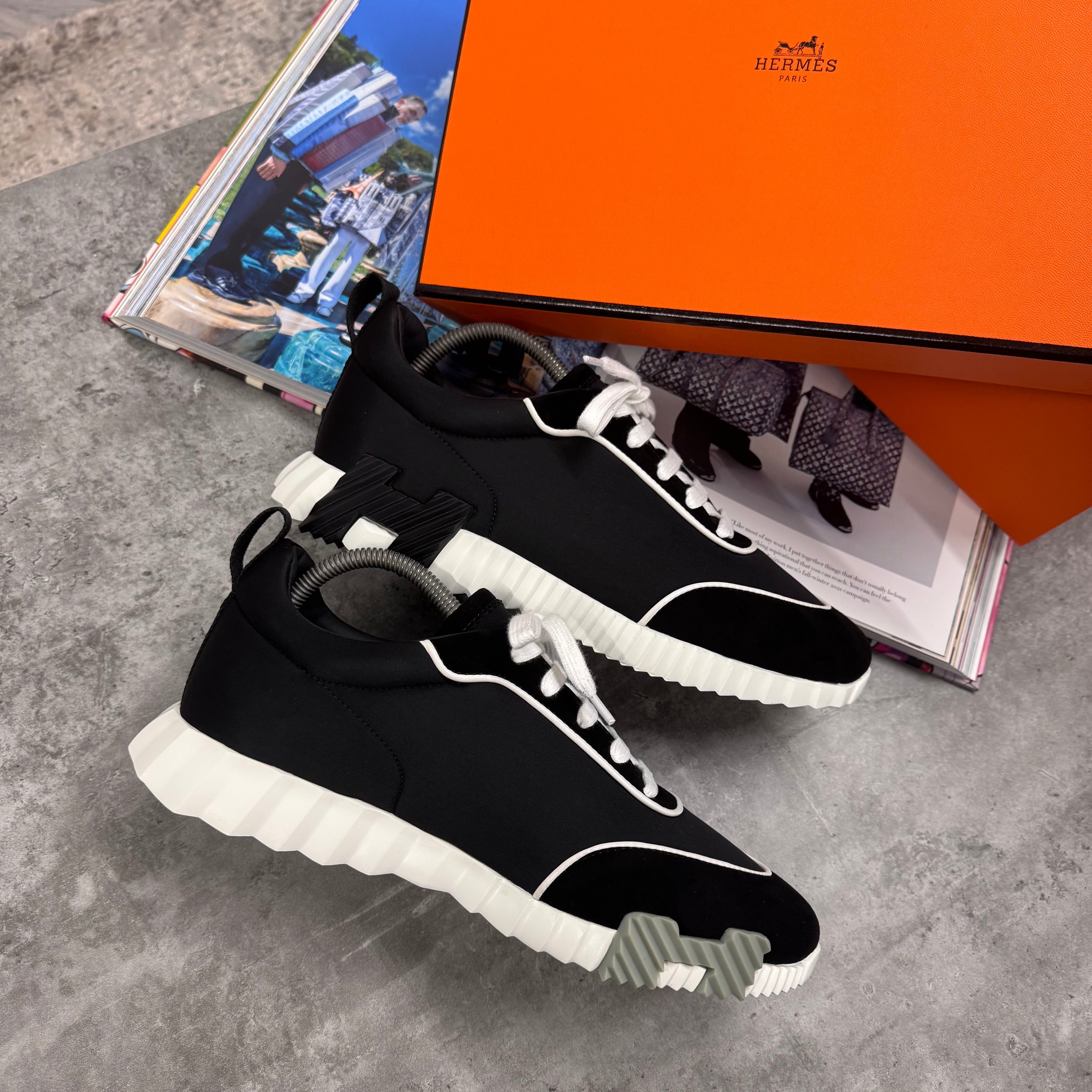HMES TRAINER - BLACK / WHITE