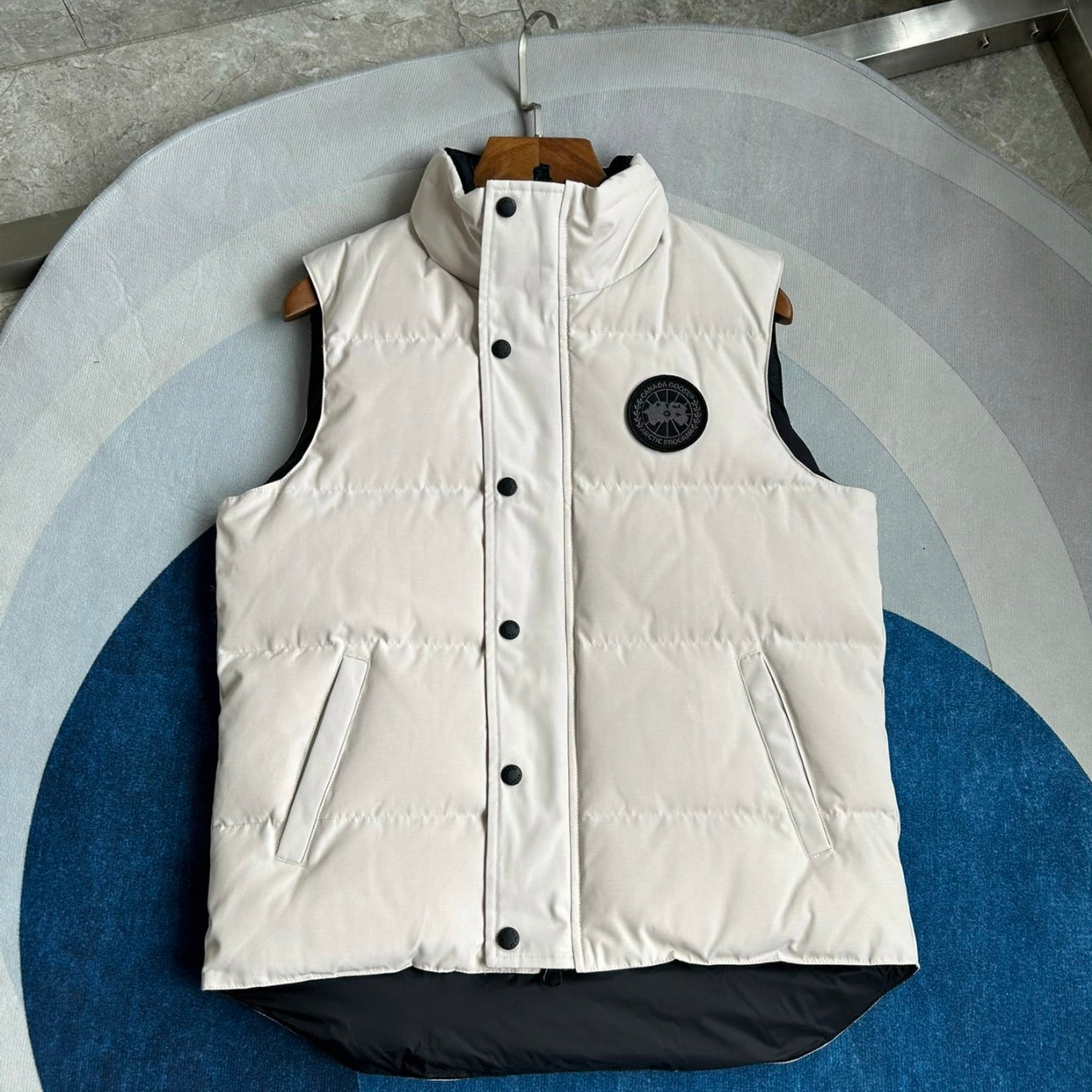 (PRE ORDER) CG GARSON BLACK BADGE GILET - OFF WHITE