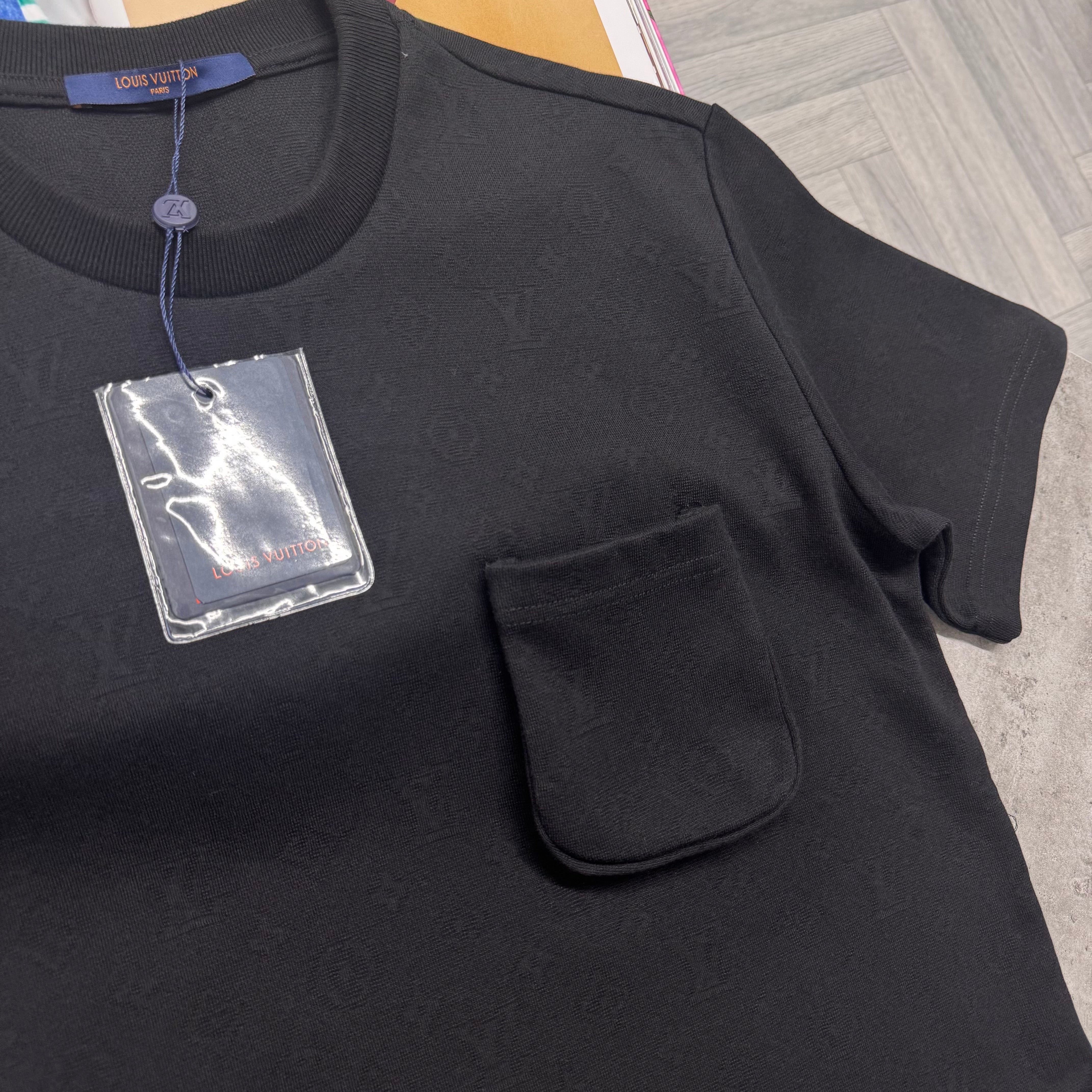 LVE MONOGRAM POCKET SHIRT - BLACK