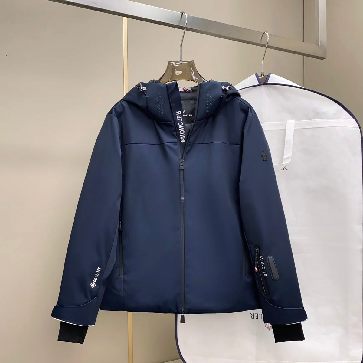(PRE ORDER) MNCLR HOODED LIGHTWEIGHT ZIP COAT - NAVY