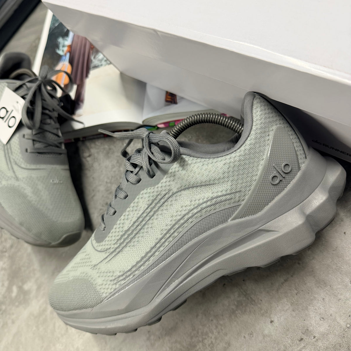 (PRE ORDER) ALO RUNNER - GREY