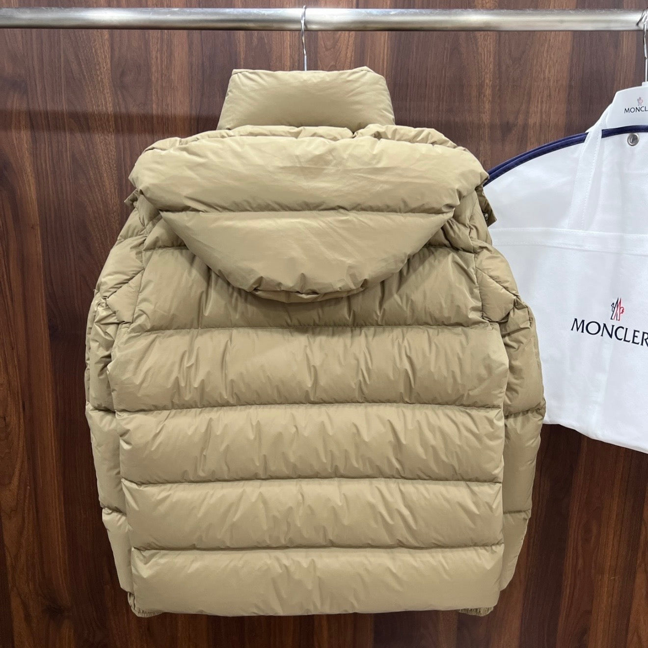 (PRE ORDER) MNCLR ARM POCKET COAT - BEIGE