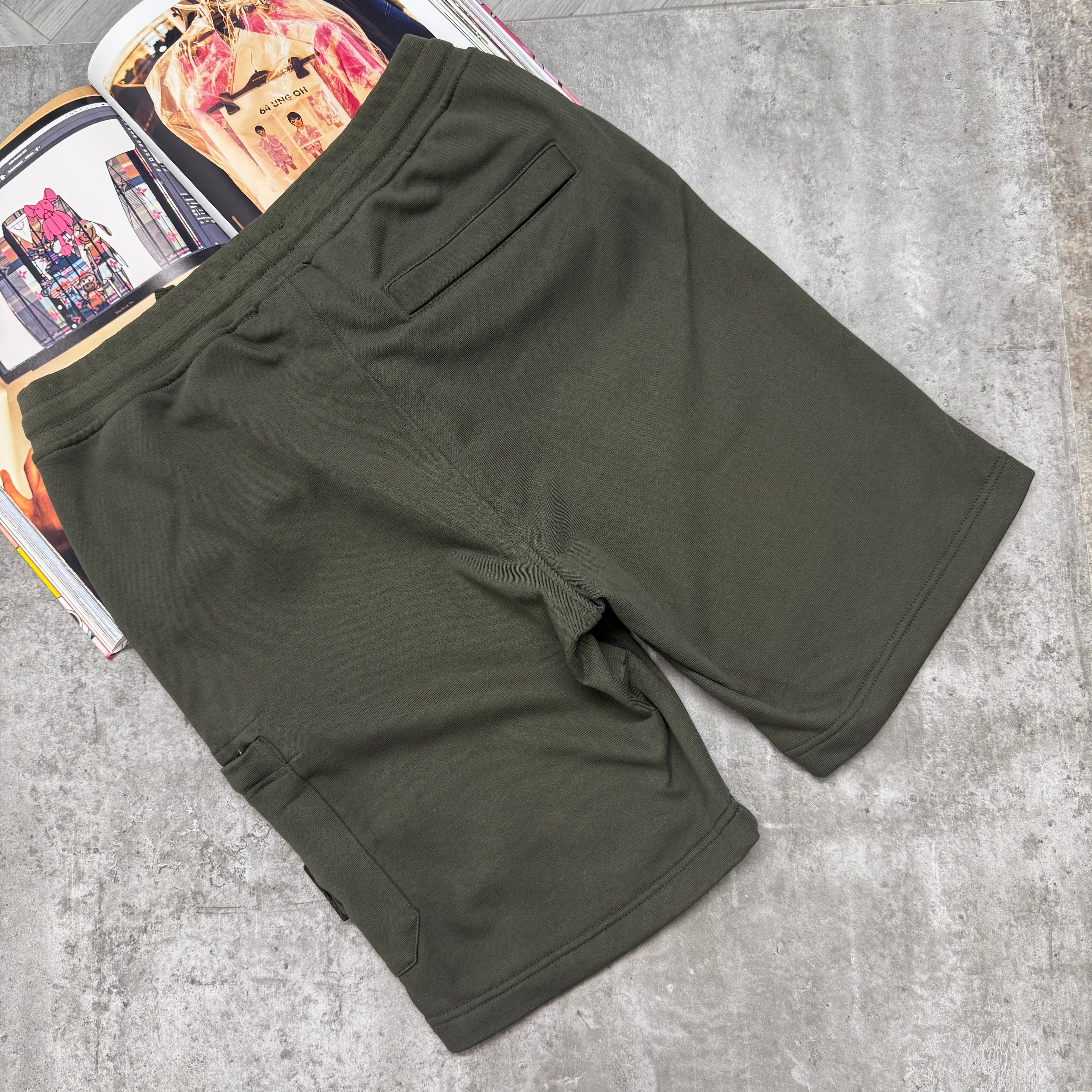 SI GHOST BADGE COTTON CARGO SHORTS - KHAKI