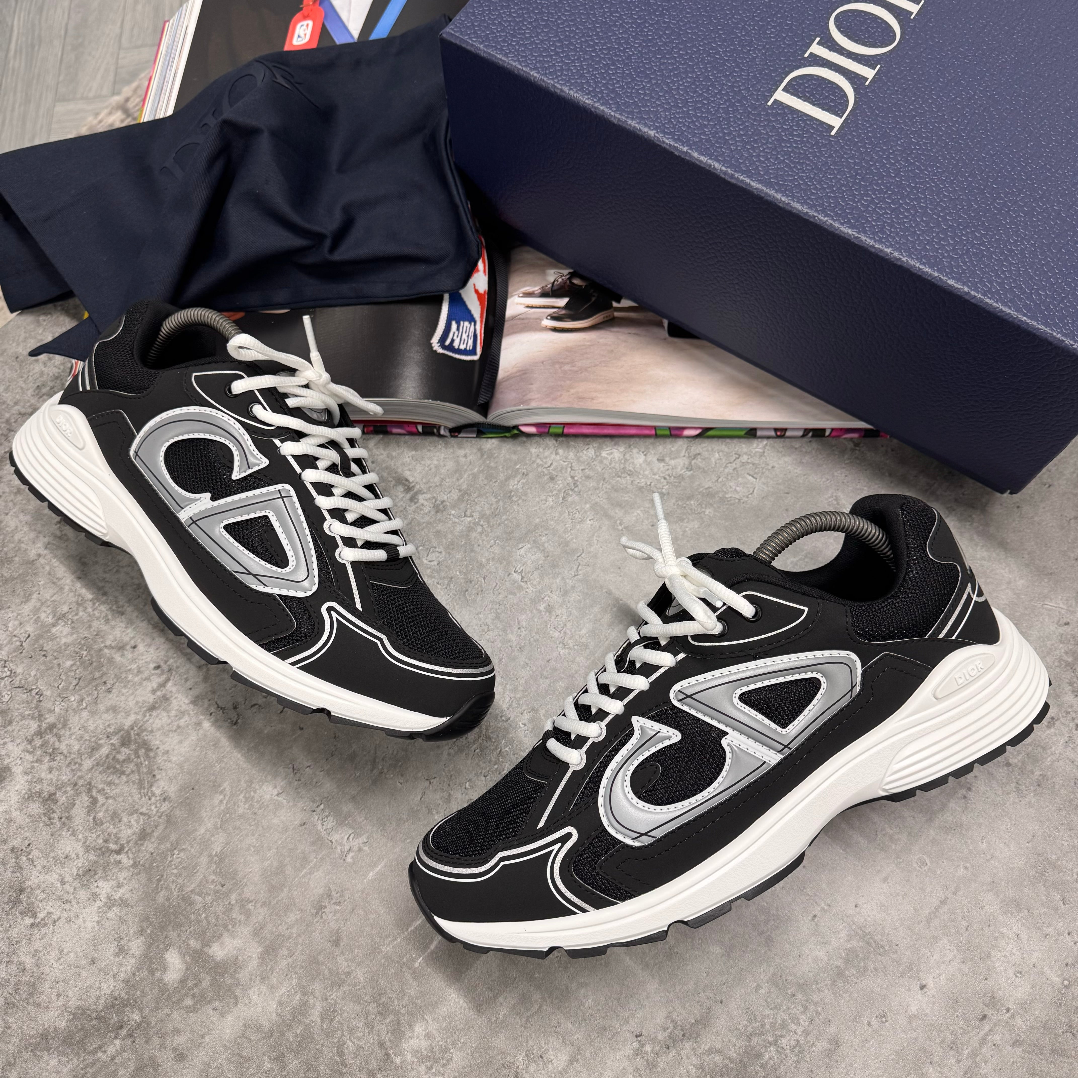B30 TRAINER - BLACK / WHITE