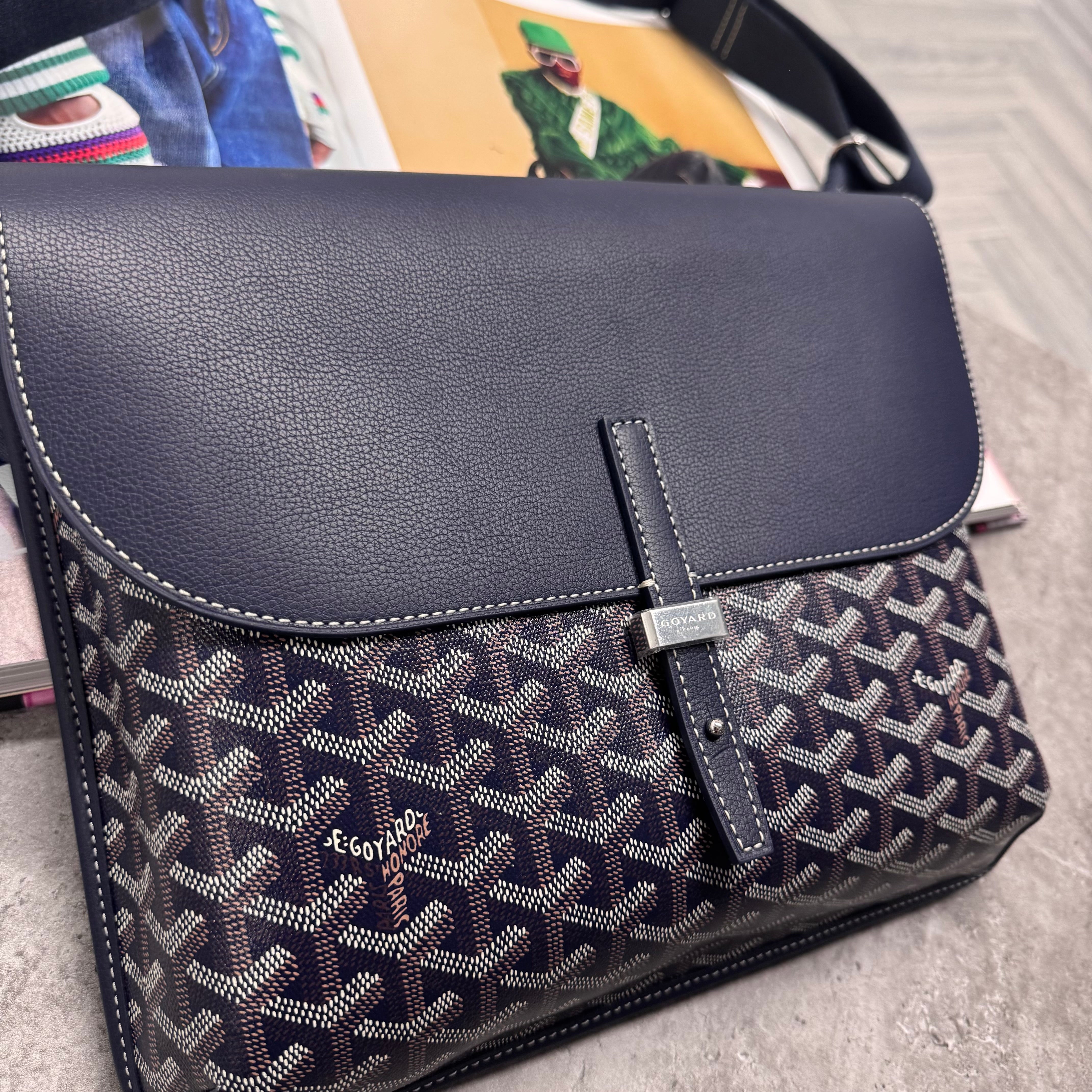 (PRE ORDER) GYRD MAN BAG - NAVY