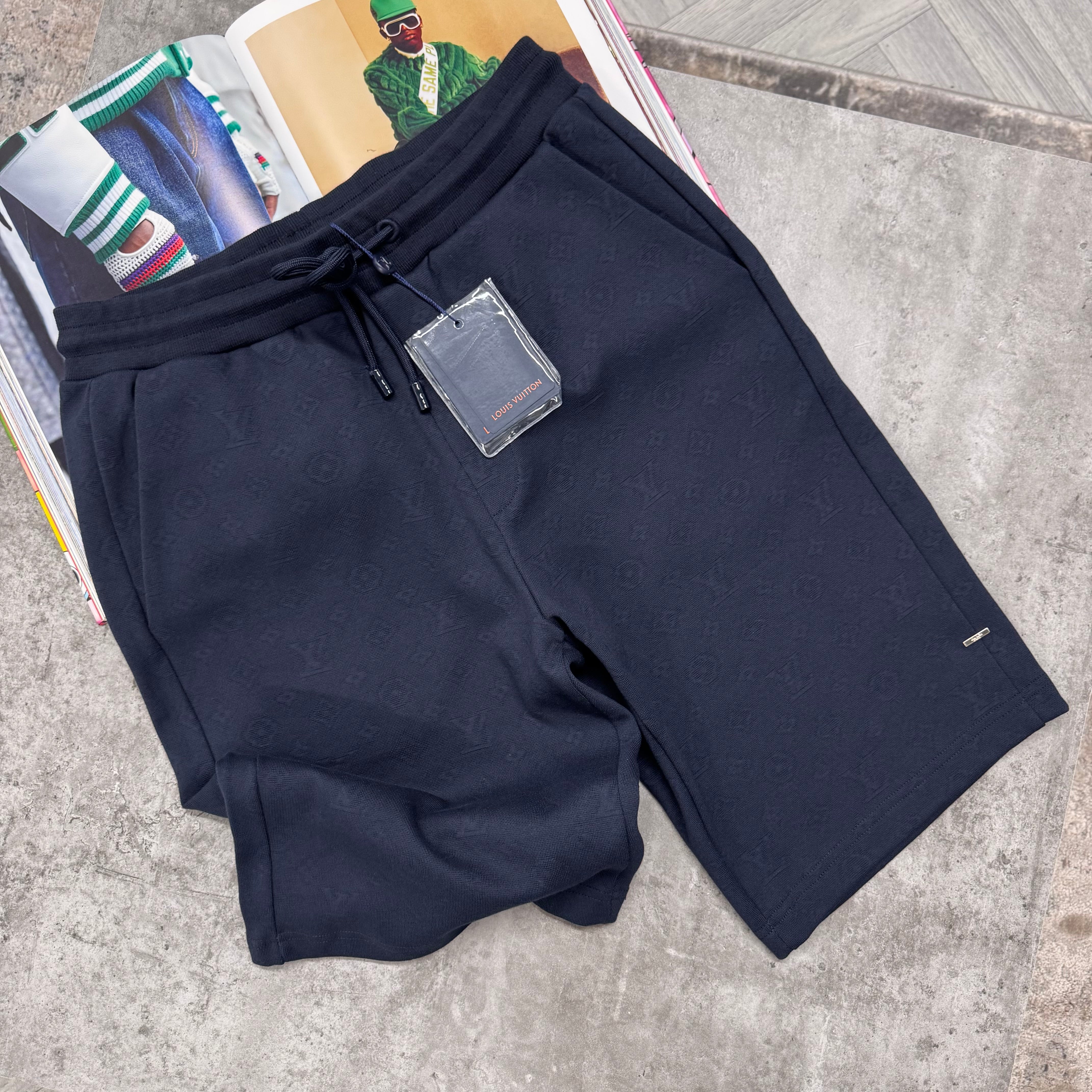 LVE MONOGRAM POCKET SHORTS - NAVY