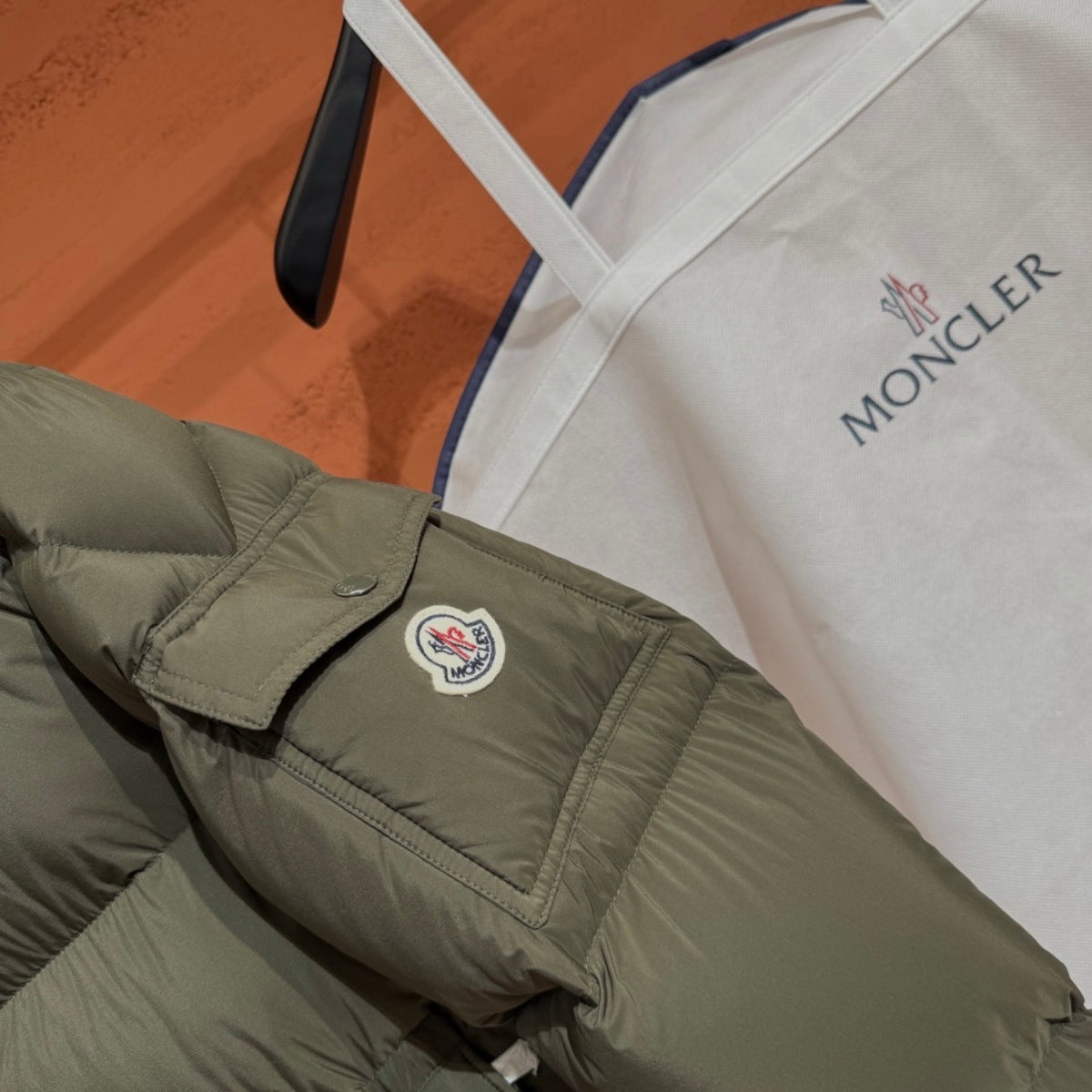 (PRE ORDER) MNCLR QUILTED DOWN PUFFER COAT - KHAKI