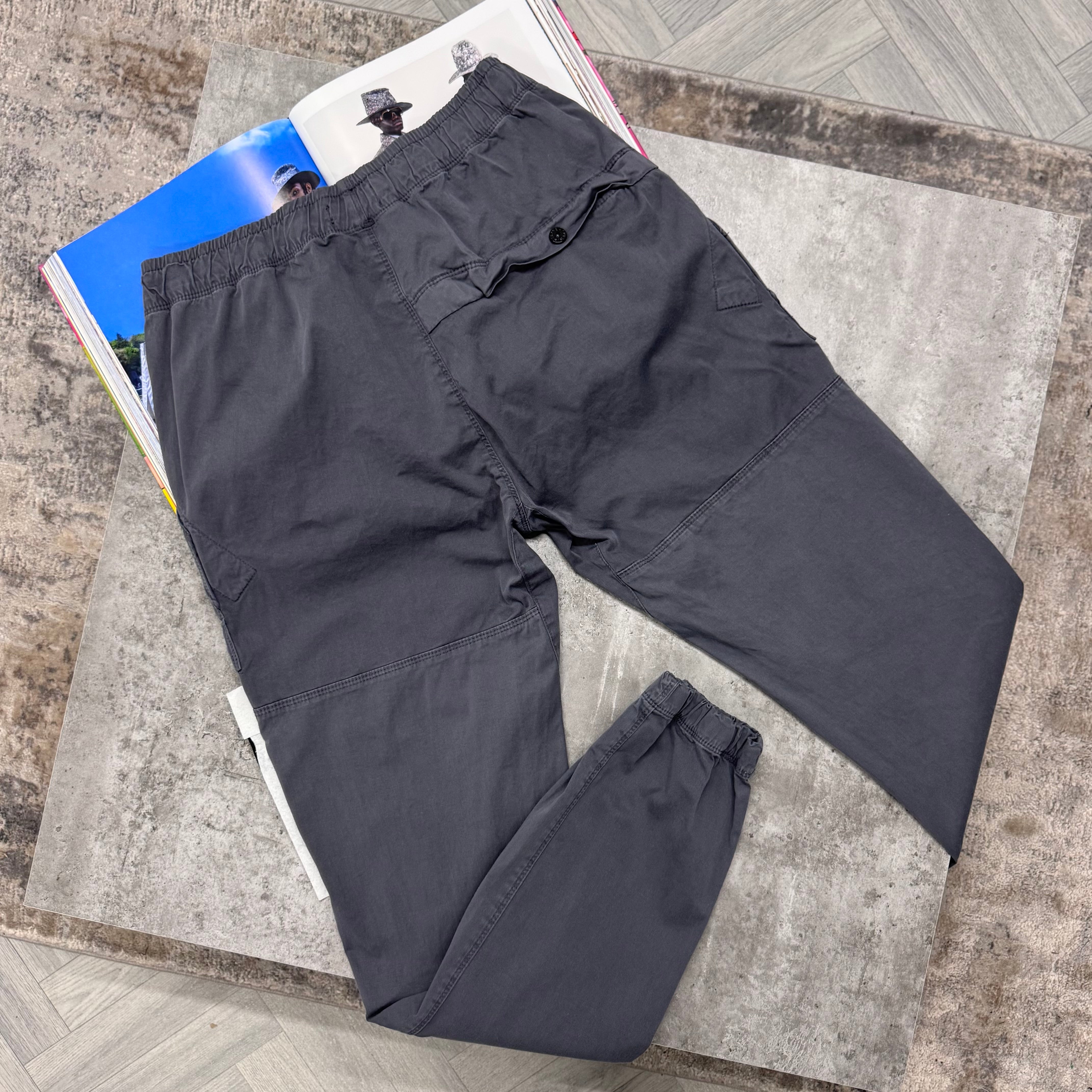 SI BUTTON POCKET CARGOS - CHARCOAL