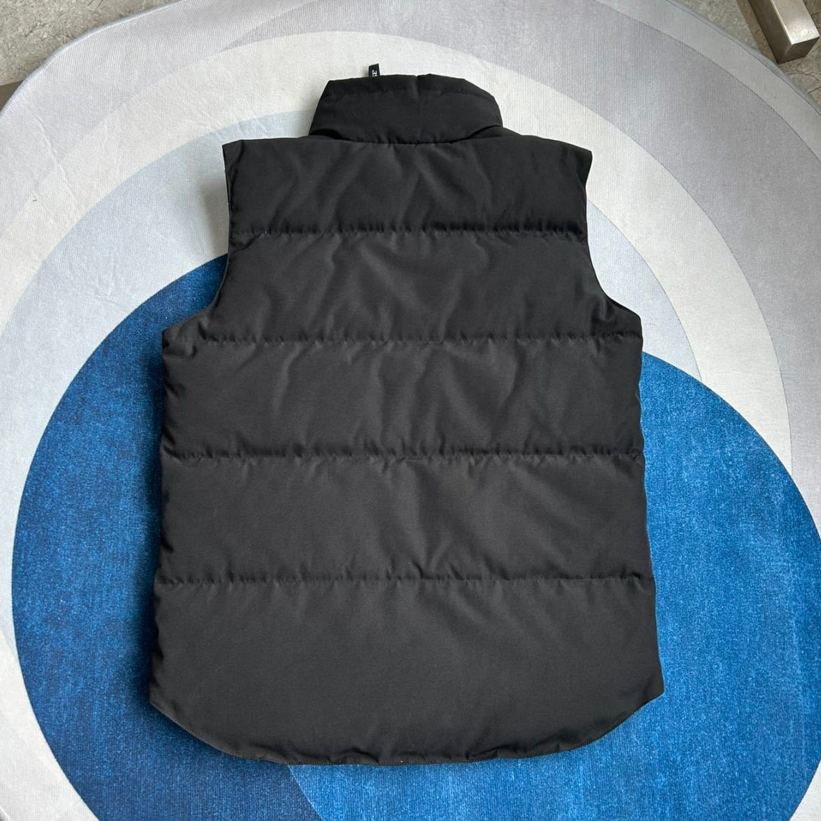 (PRE ORDER) CG GARSON BLACK BADGE GILET - BLACK