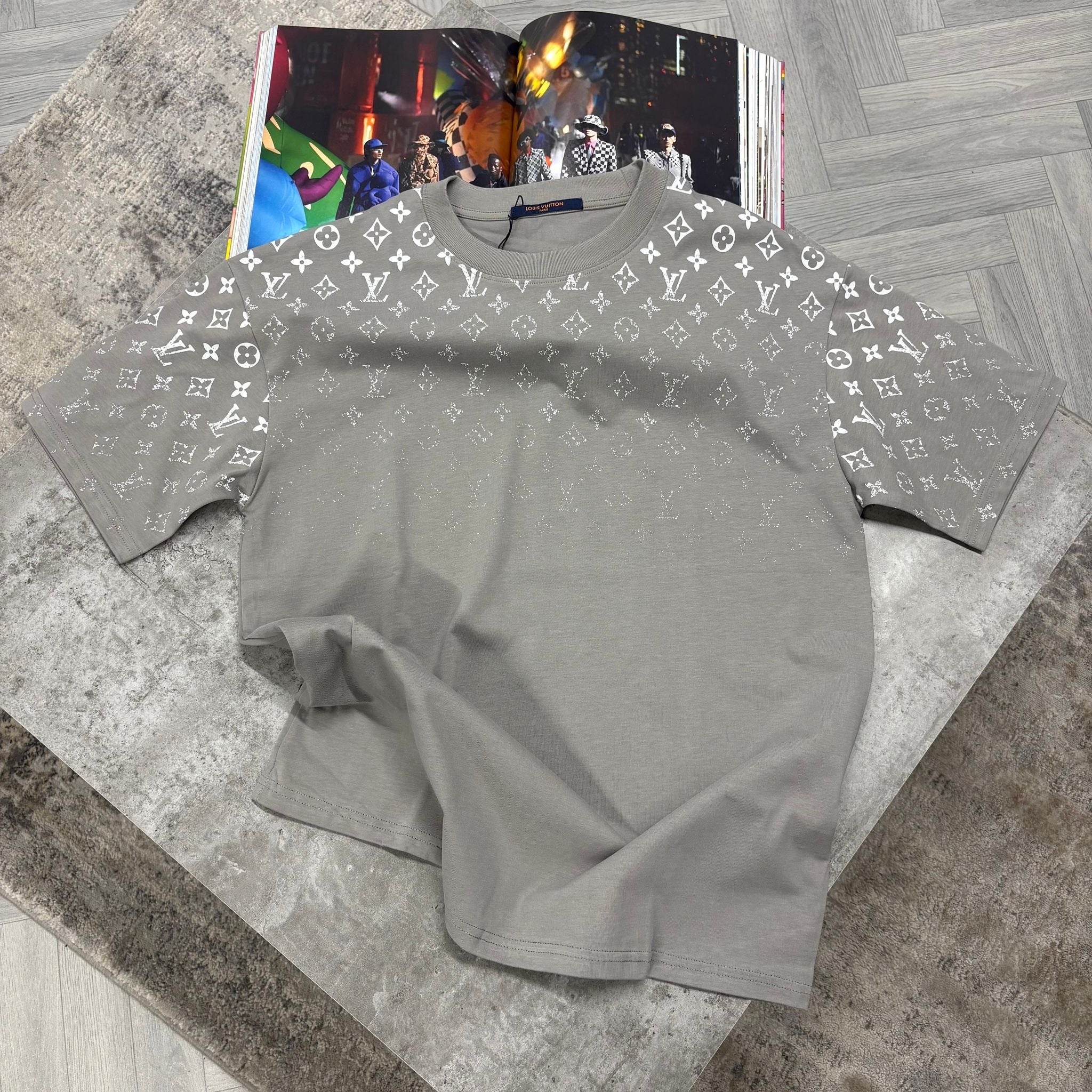 LVE MONOGRAM T SHIRT - GREY