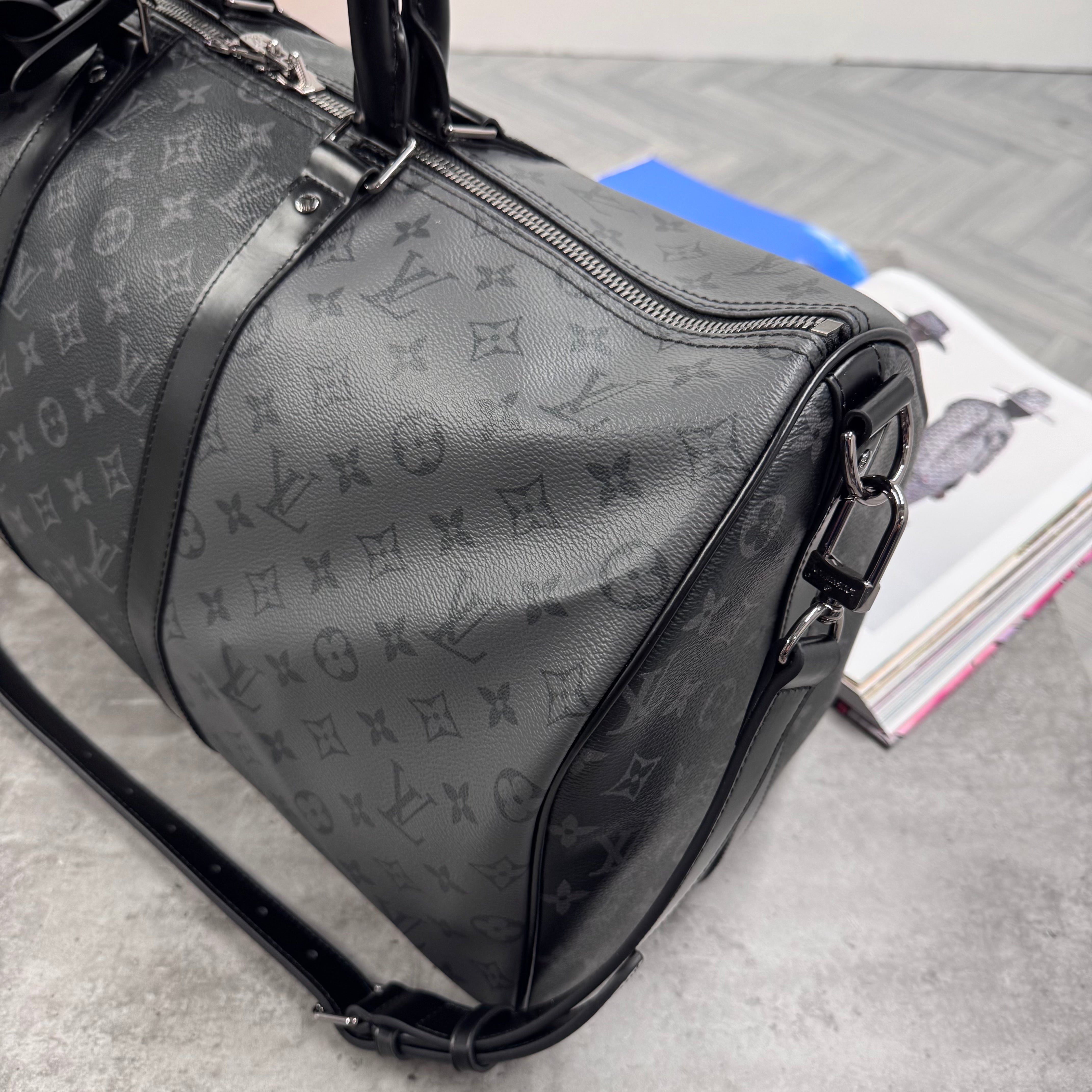 LVE DUFFEL BAG (50) - BLACK / GREY