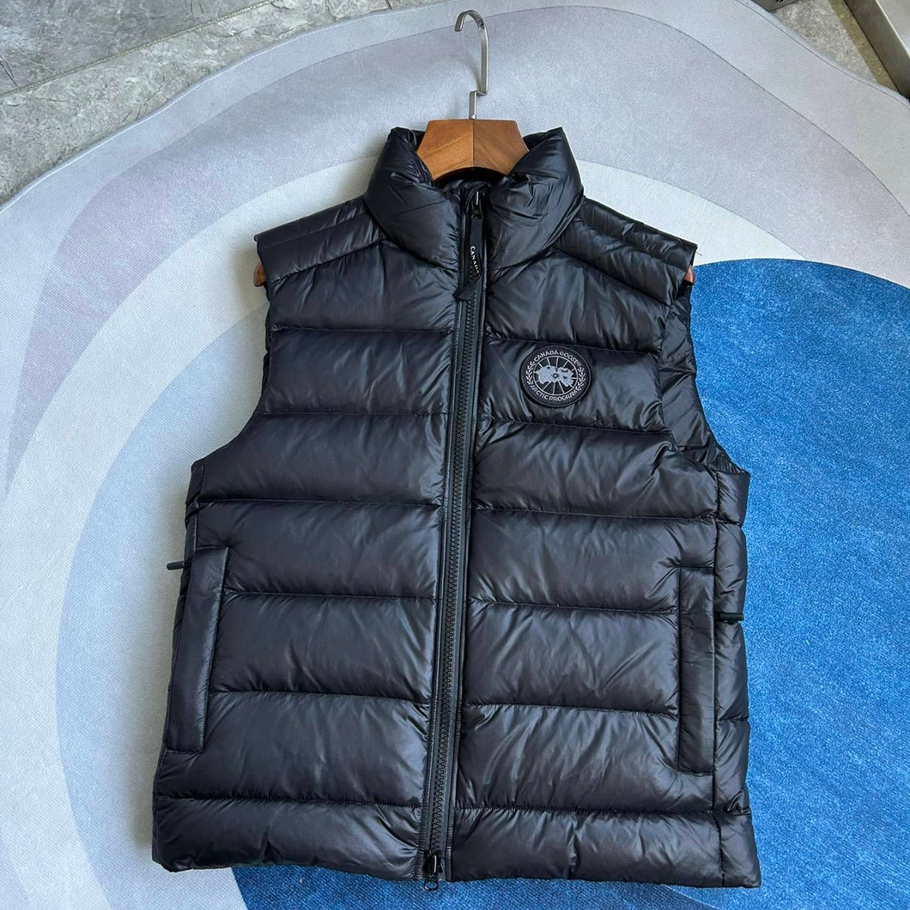 (PRE ORDER) CG CROFTON BLACK BADGE GILET - BLACK