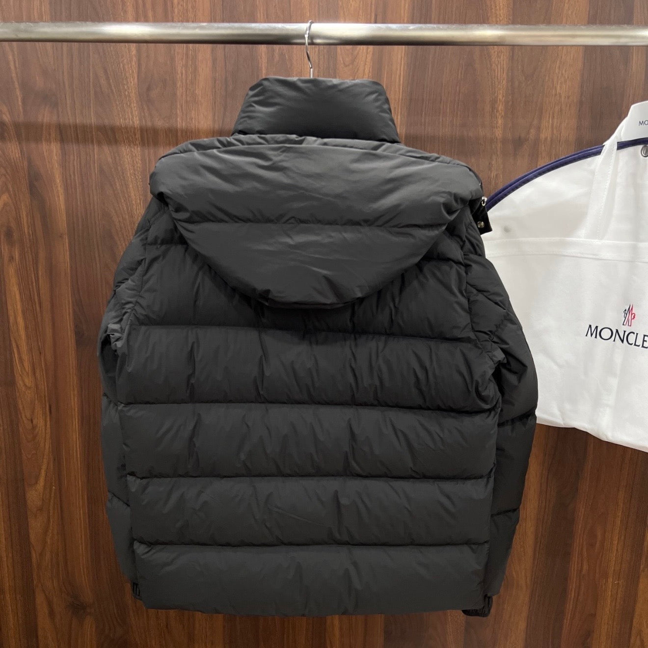 (PRE ORDER) MNCLR ARM POCKET COAT - BLACK