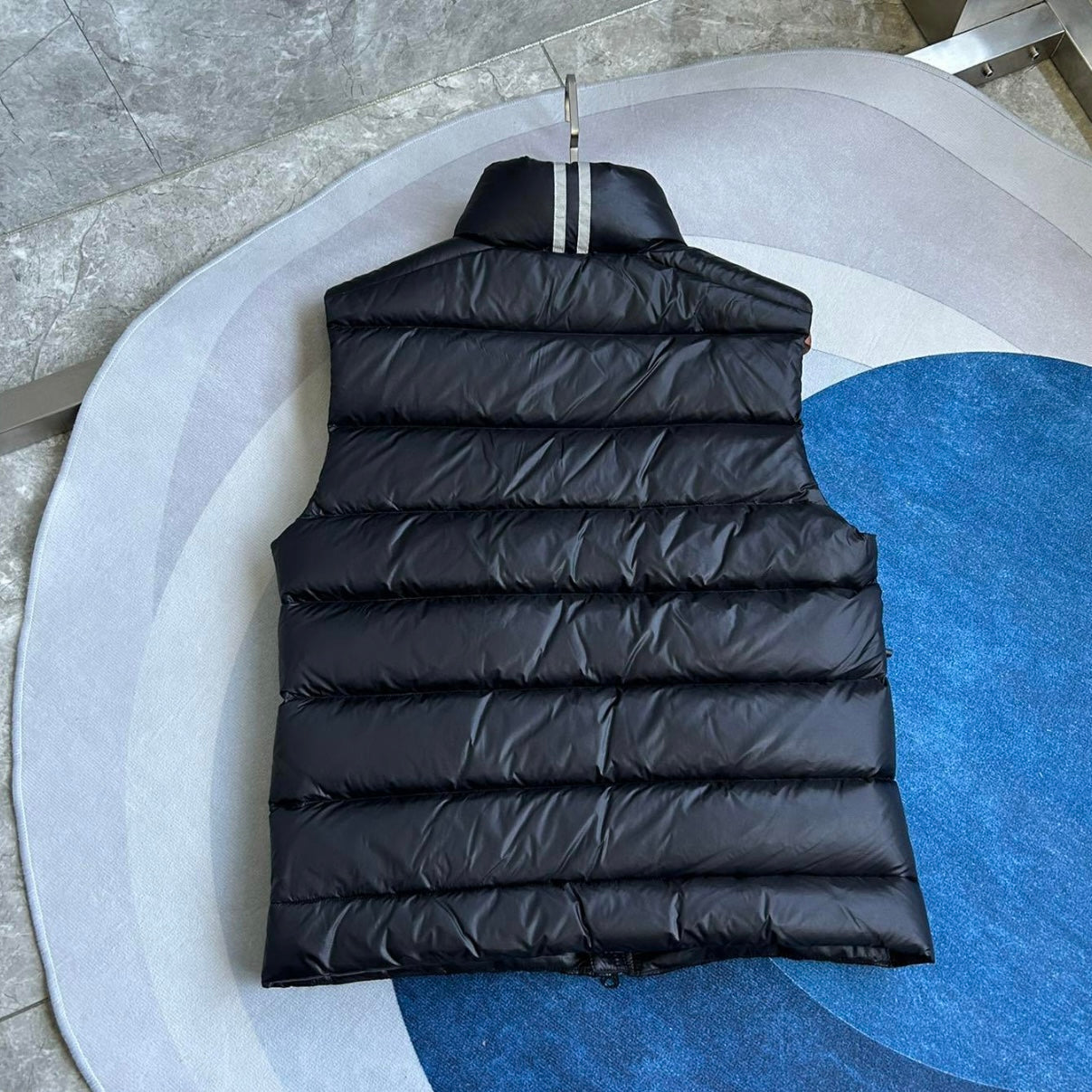(PRE ORDER) CG CROFTON BLACK BADGE GILET - BLACK