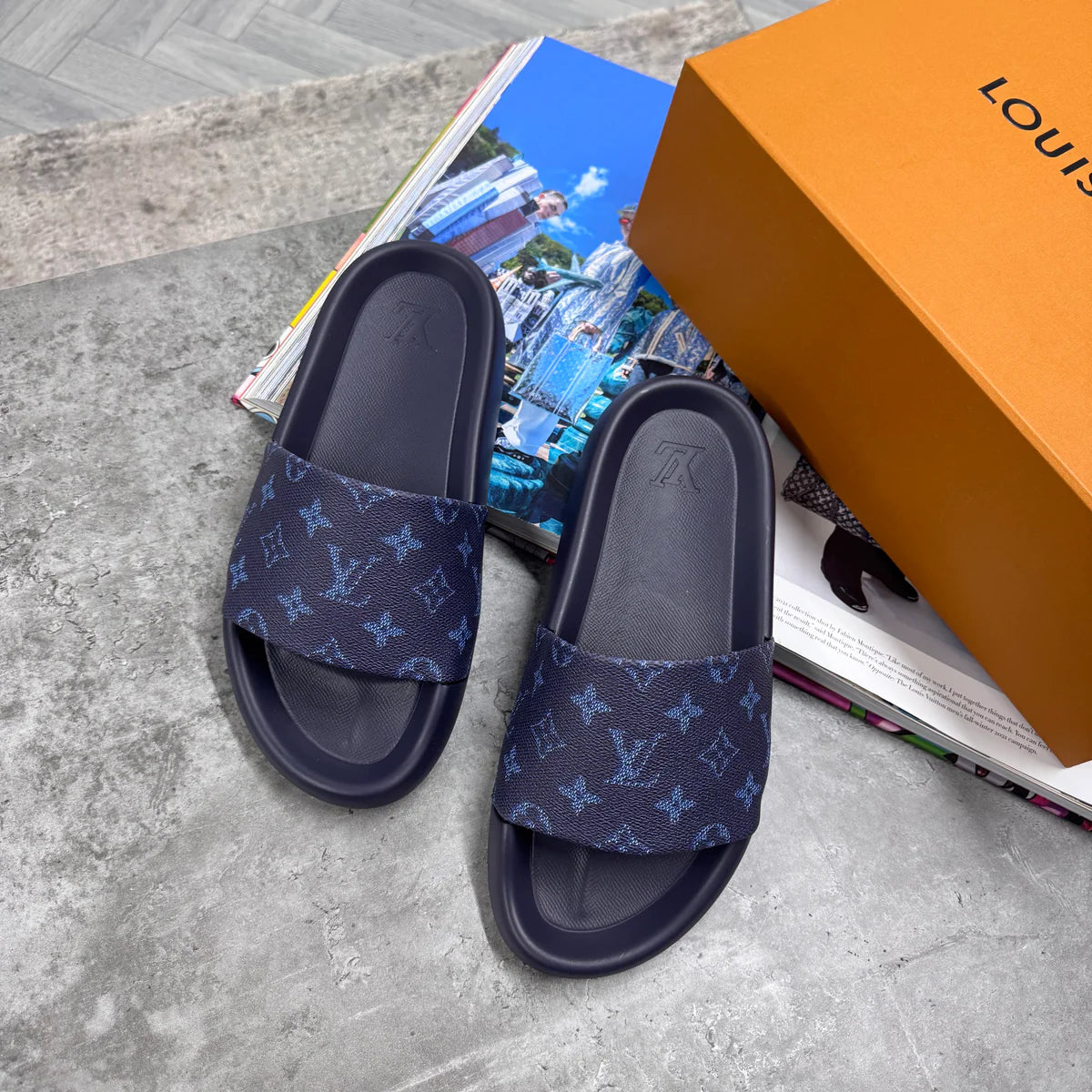 (PRE ORDER) LVE MONOGRAM SLIDES - BLUE FADE
