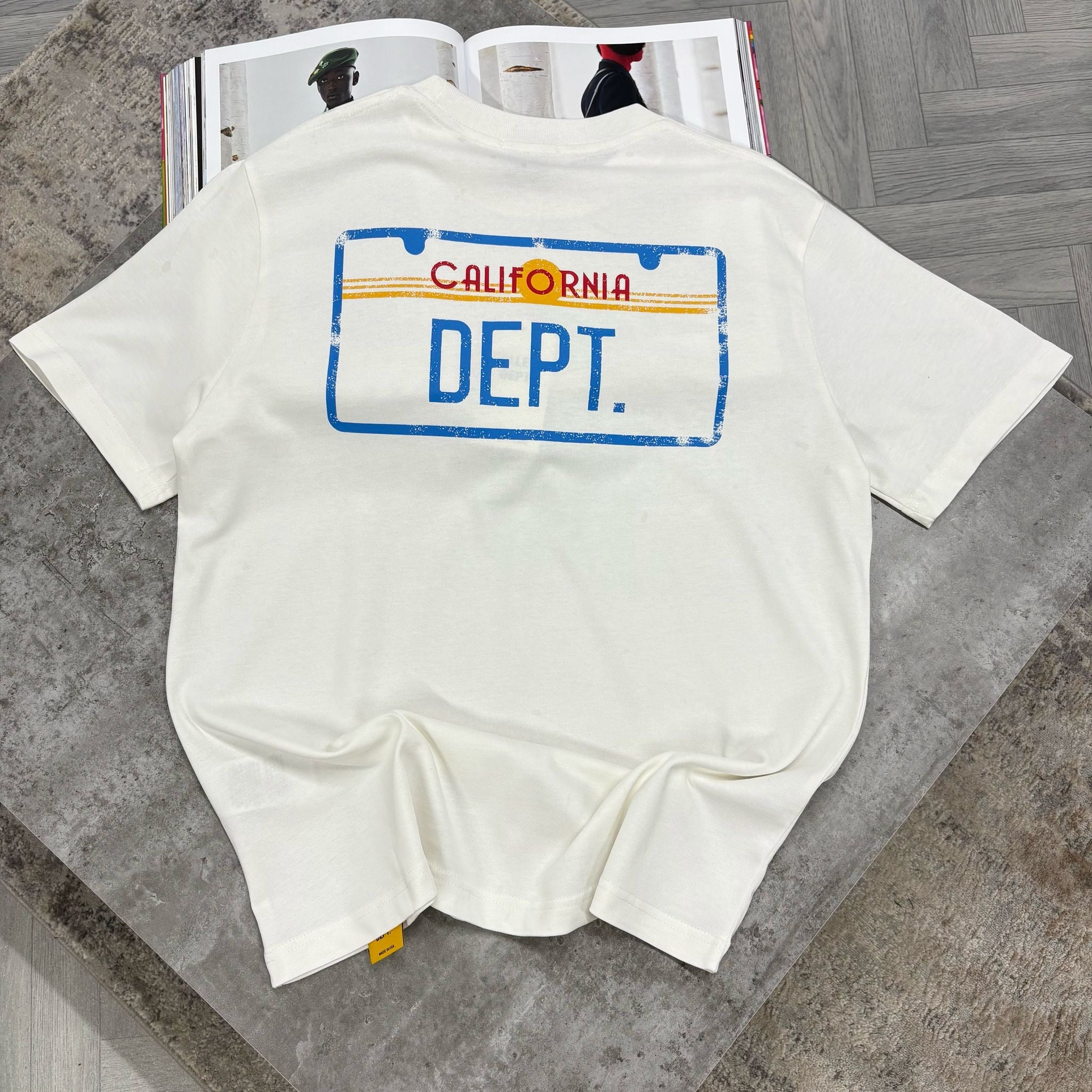 GALLERY D T SHIRT - WHITE